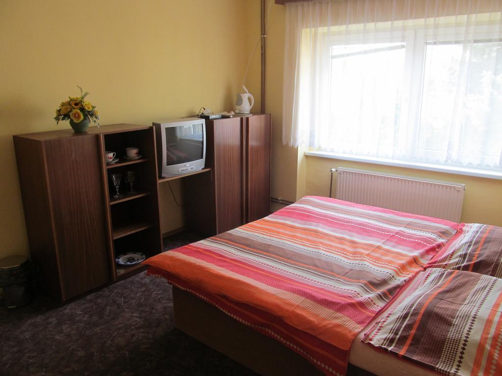 V Aleji - Ubytovani V Soukromi Valtice Bagian luar foto